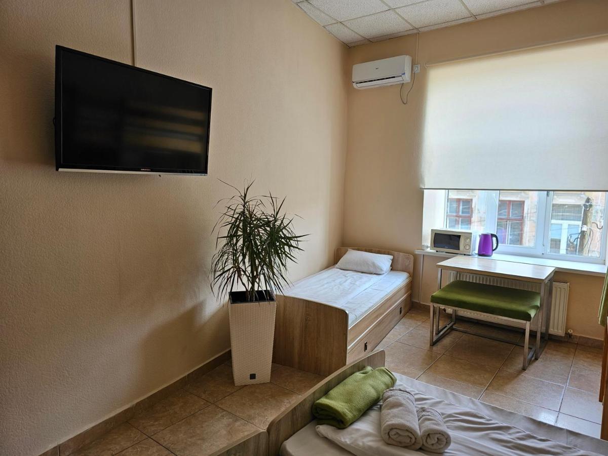 Coin Apartments & Poshtel Chernivtsi Exterior photo