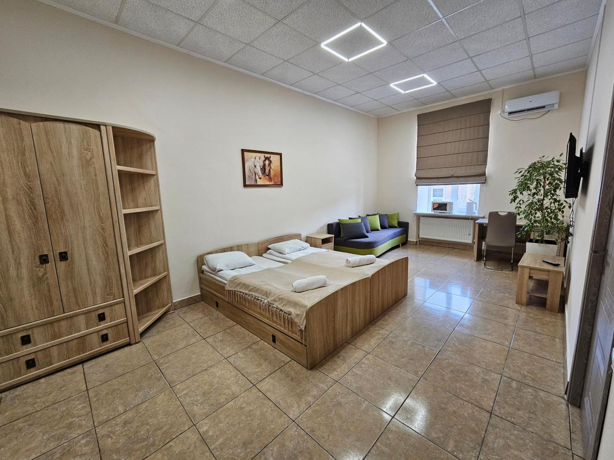 Coin Apartments & Poshtel Chernivtsi Exterior photo