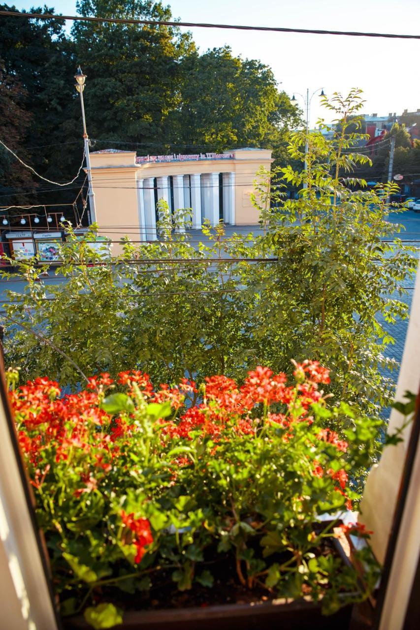 Coin Apartments & Poshtel Chernivtsi Exterior photo
