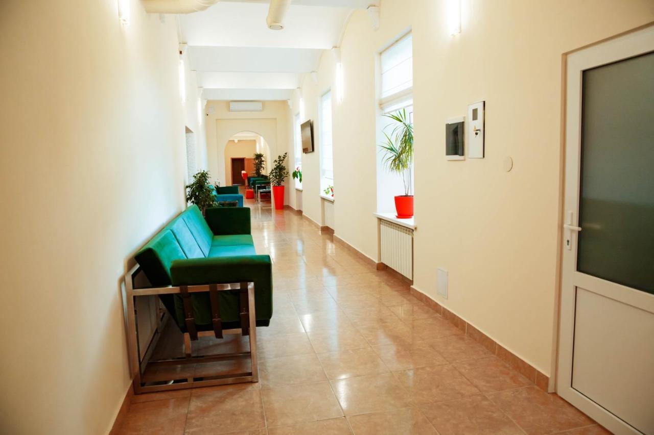 Coin Apartments & Poshtel Chernivtsi Exterior photo