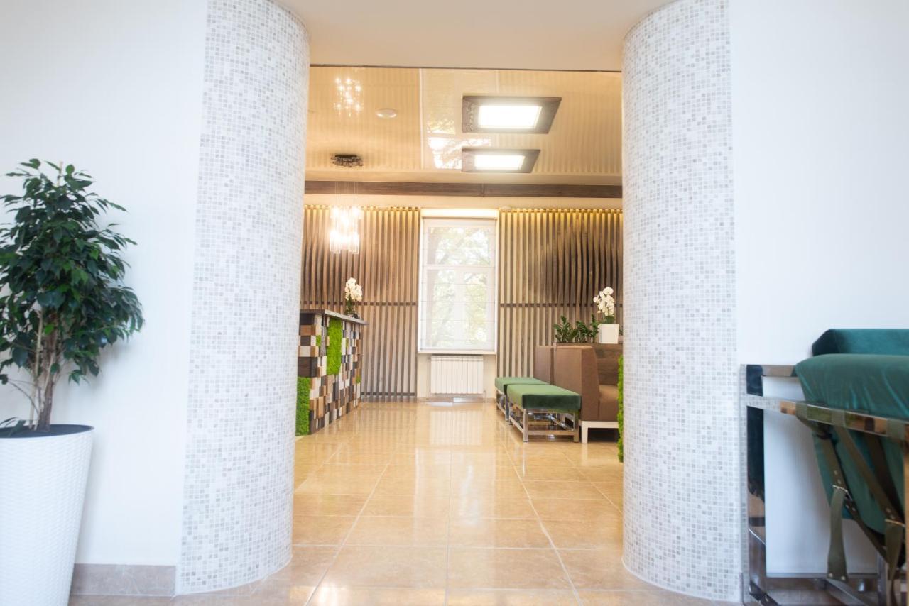 Coin Apartments & Poshtel Chernivtsi Exterior photo