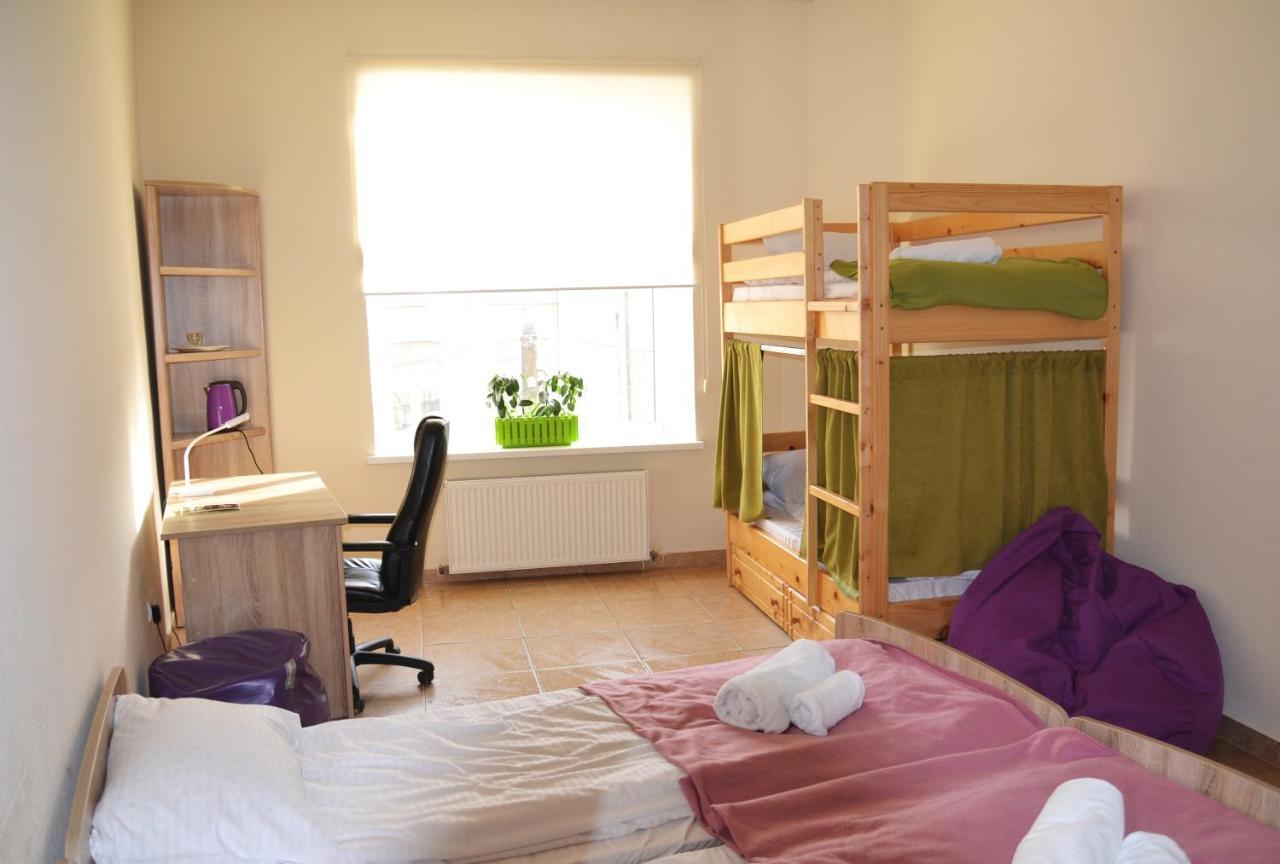 Coin Apartments & Poshtel Chernivtsi Exterior photo